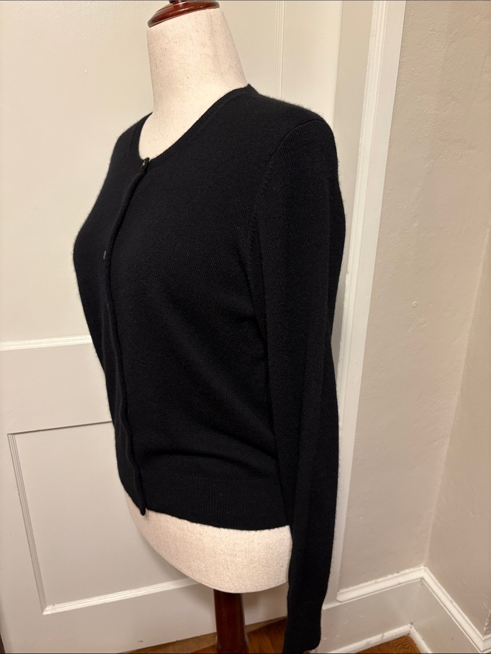 Ann Taylor 100% Cashmere Black Button-Up Crew-Neck Cardigan - Picture 8 of 8